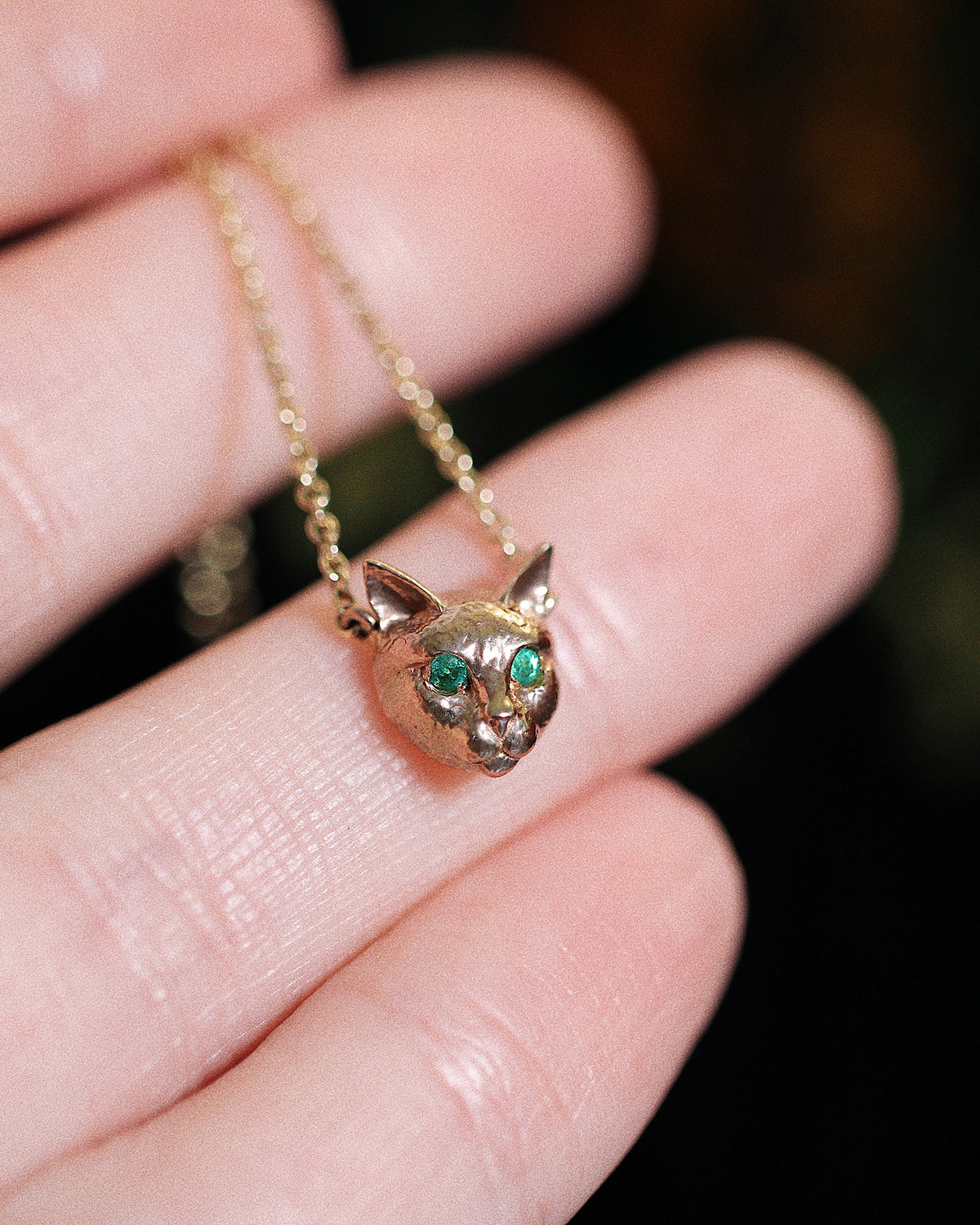 Emerald-Eyed Cat Necklace