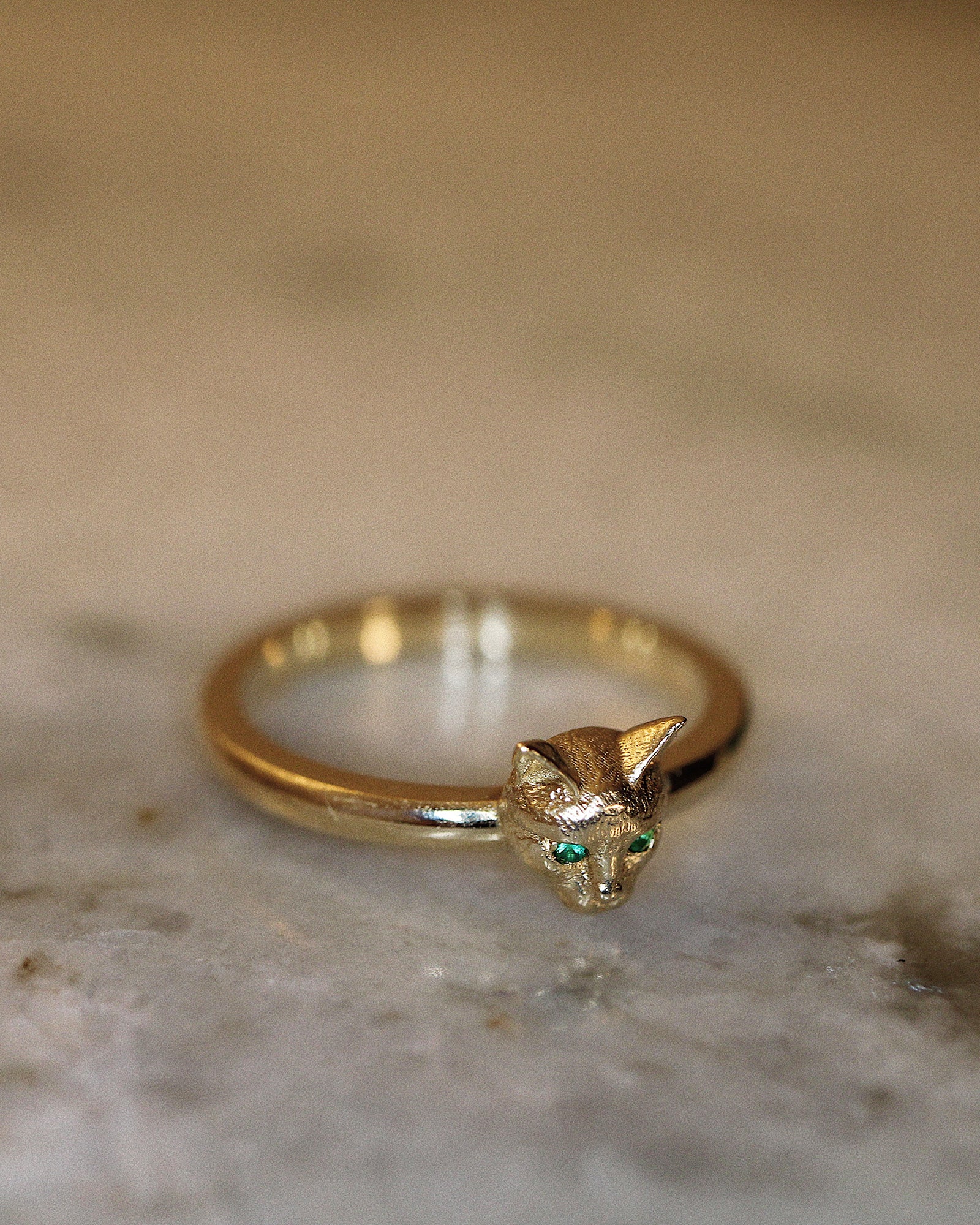 Emerald-Eyed Kitten Ring